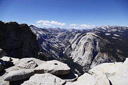 高山悬崖岩石山谷景观自然