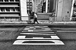 黑白建筑道路人行道马路