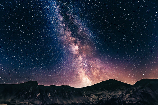 高山银河景观星星夜空