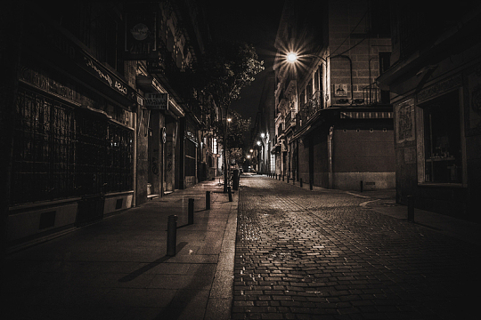 建筑夜晚道路路灯