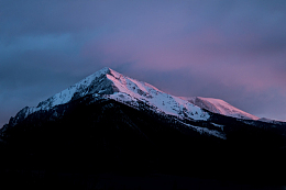高山云天山顶山脊景观