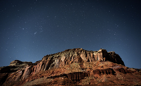 自然景观高山岩石暗夜星星