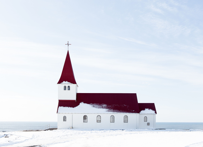 冬季雪地教堂建筑结构海岸