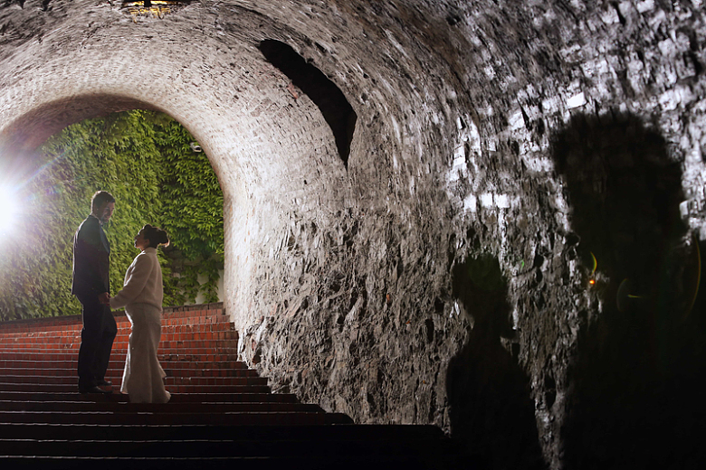新娘新郎影子楼梯浪漫隧道