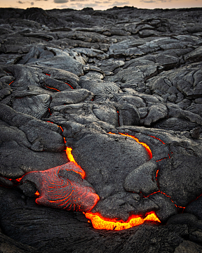 熔岩冷却火山摄影