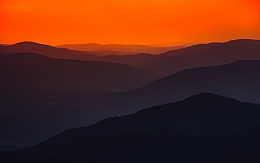 日落夕阳山脉轮廓