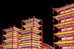挂满灯笼的古建筑