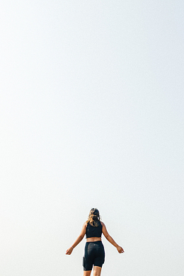 一个女人的背影