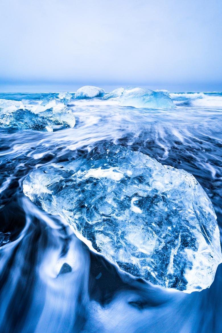 漂浮水面冰山寒冷自然摄影