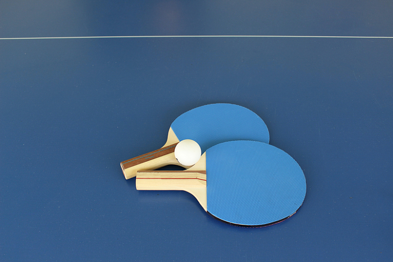 蓝色的乒乓球拍