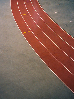 跑道场地红色特写摄影
