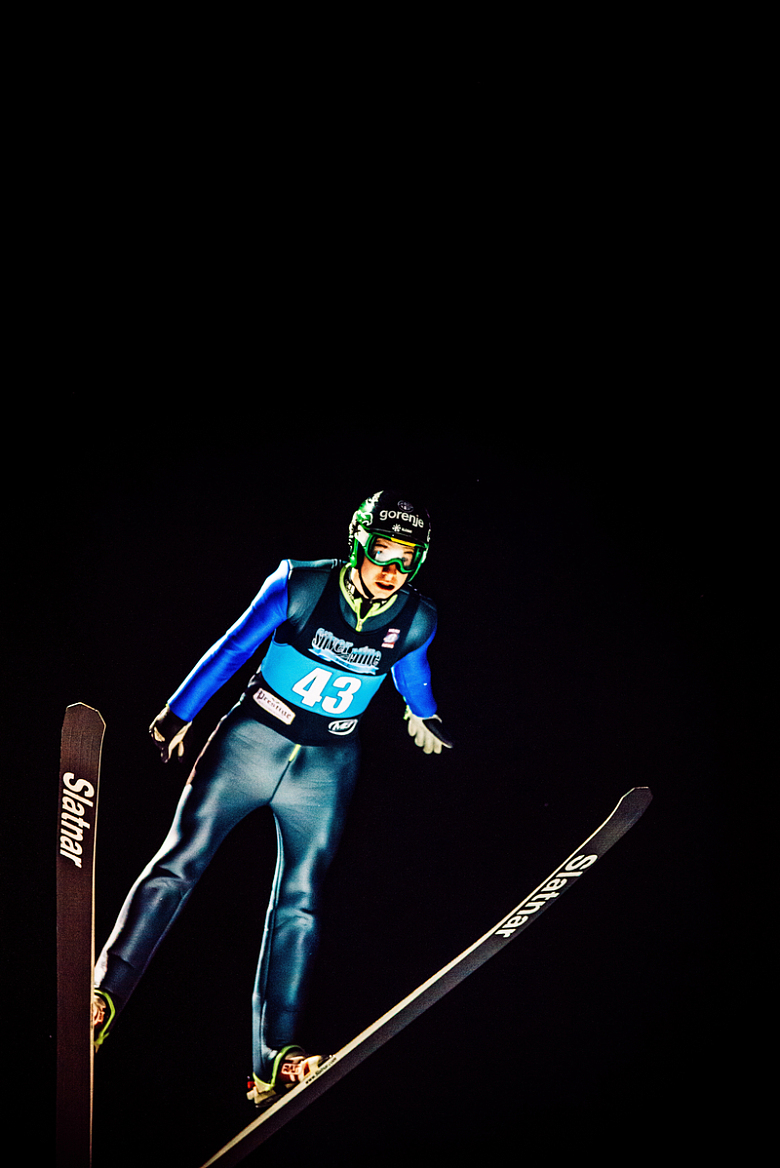 滑雪运动姿势