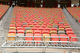 体育场多色椅子