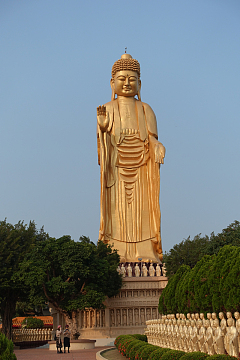 台湾高雄佛光山大佛立像