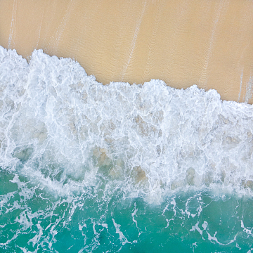 海滩潮水