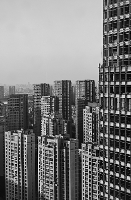 都市高楼大厦黑白摄影