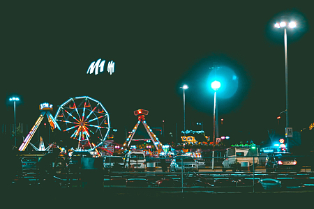 儿童游乐场夜景