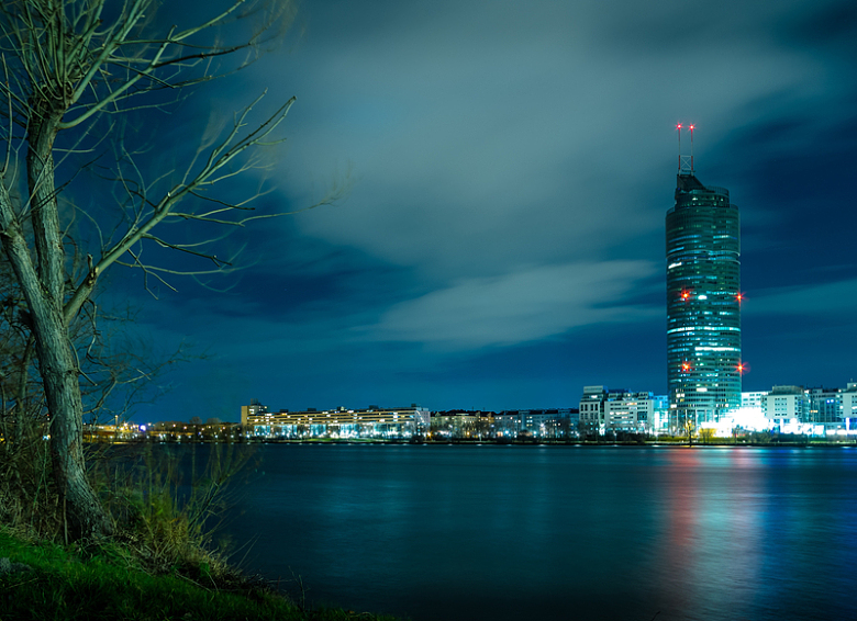 多瑙河城市夜景