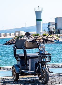 海边电动自行车