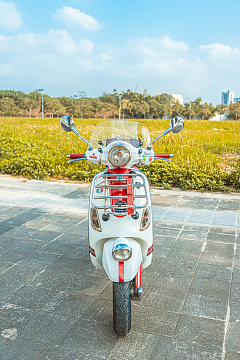 小型电动摩托车