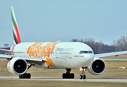 机场大型航空客机