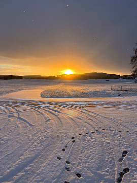 冬季白色雪地唯美夕阳