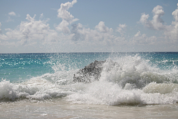 大海海浪滔天