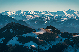 冬季巍峨雪山摄影
