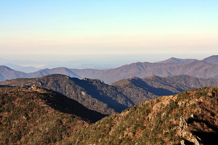 连绵群山