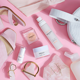 女性基础化妆品素材