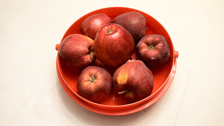 水果盘新鲜红苹果