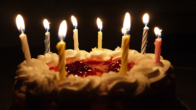 奶油生日蛋糕
