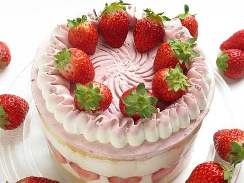 草莓奶油生日蛋糕