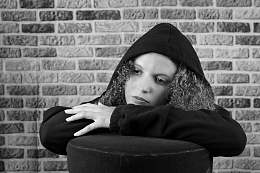 欧美伤心美女黑白