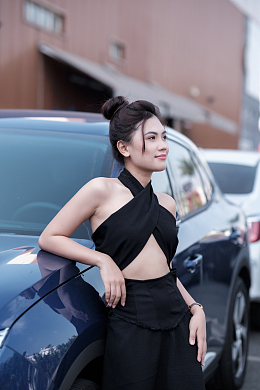 亚洲青春靓丽性感美女车模