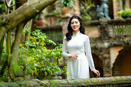 越南白色奥黛旗袍气质美女写真