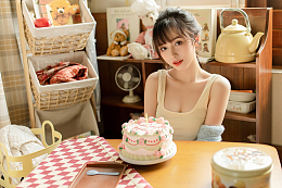 性感清纯美女过生日