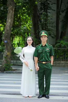 亚洲越南军婚情侣合照