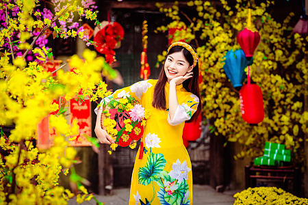 中国年旗袍美女