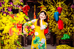 中国年旗袍美女