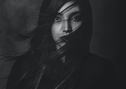 黑白美女肖像照