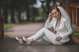 白色小西装婚纱照