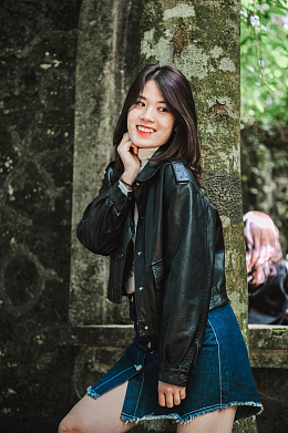 皮衣牛仔短款美女写真