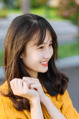 亚洲清纯女生