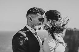 面对面情侣温馨照