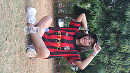 穿球服的美女