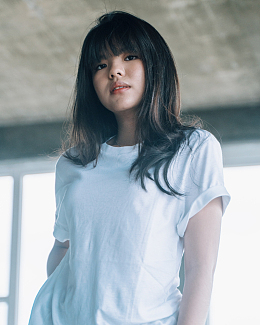 白色T恤控亚洲美女