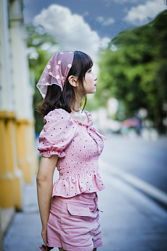粉色系甜美女生