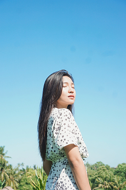 亚洲素颜侧脸美女
