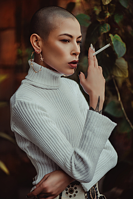 抽烟的女人伤感